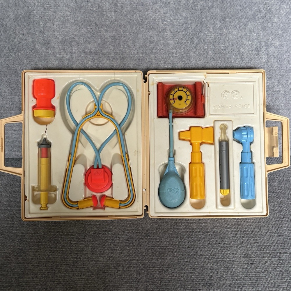 Fisher-Price 1977 Vintage Medical Kit 936 complete In Good Condition Made In USA